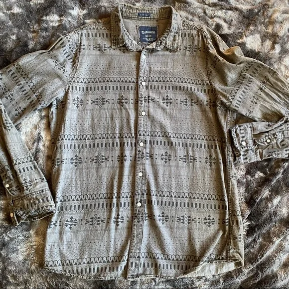 Chic Funky Button Up - Picture 1 of 4